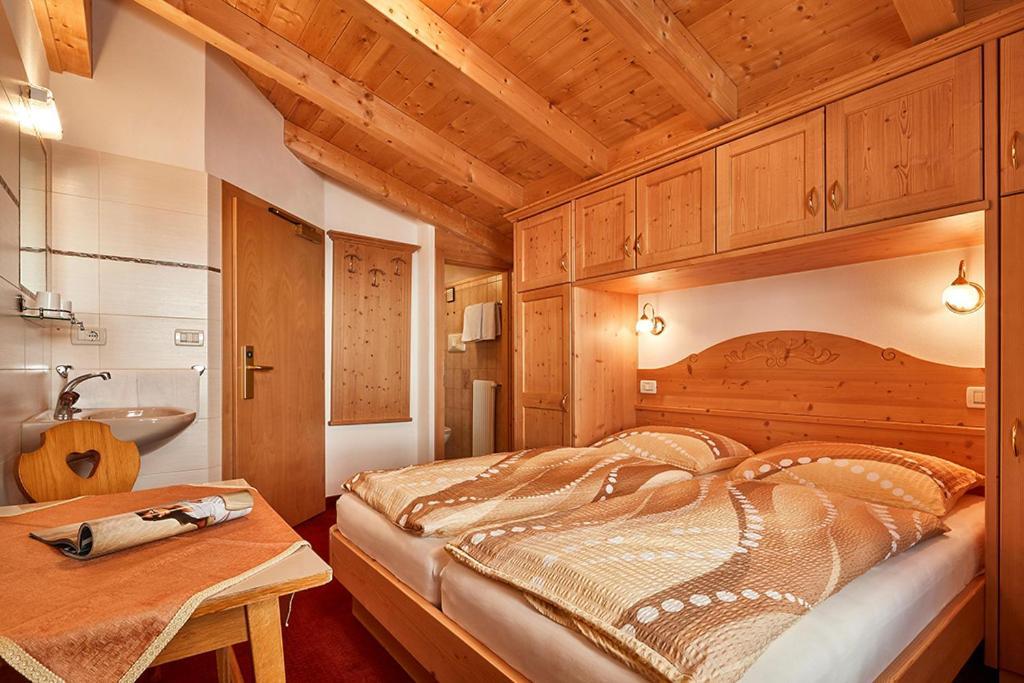 Garni Reutlingen Hotel Колфоско Екстериор снимка
